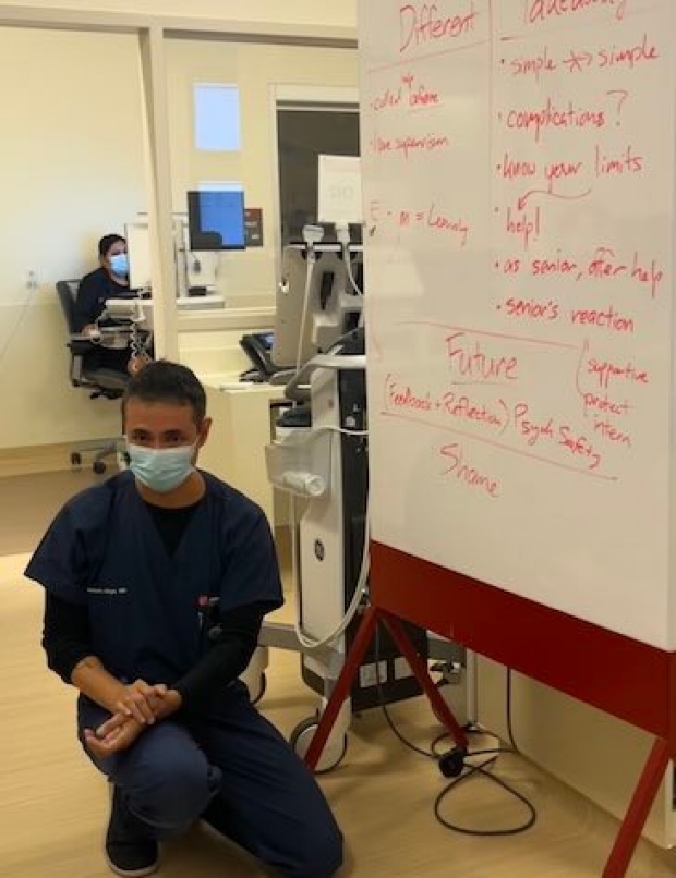 Dr. Leo Aliaga teaching in Stanford Emergency Department